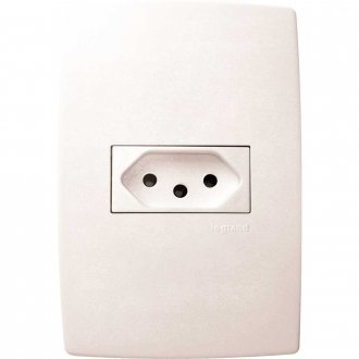 Tomada de embutir linha Pial Plus, horizontal 2 pinos + terra, 615080, PIAL